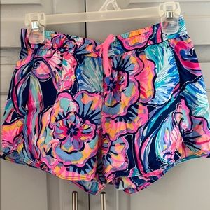 Women’s XS Lilly shorts EUC!